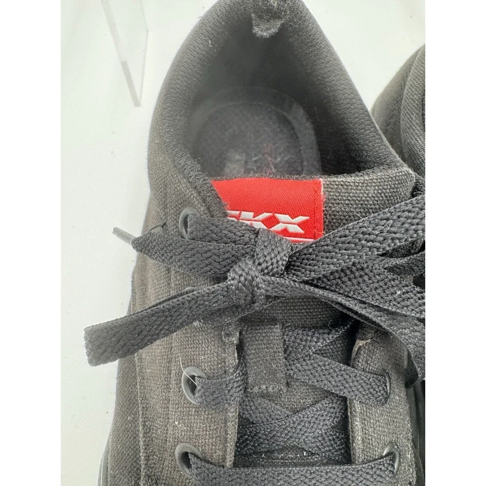 Skechers Men 7.5 Black. Sc 237043 air cooled memory‎ foam.